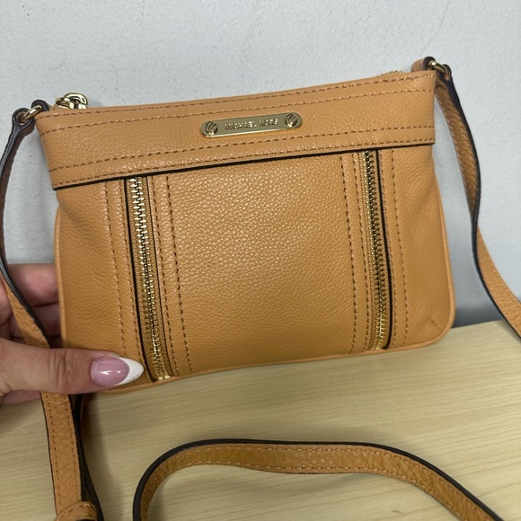 Michael Michael Kors Crossbody - Picture 3 of 13